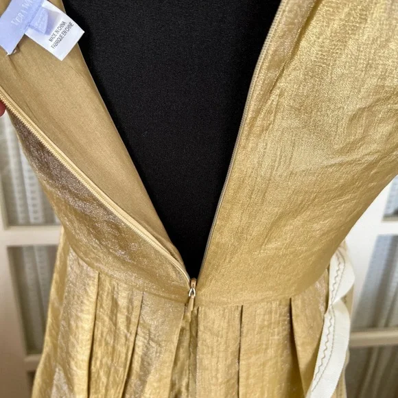 Vera Wang Dress - Picture 10 of 13